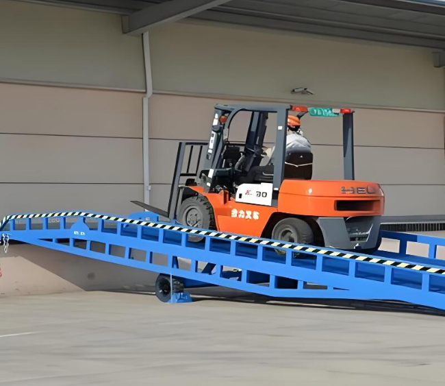 林州移动式卸货平台（叉车用）